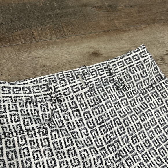 Givenchy 4G motif embroidered mini shorts - Picture 4 of 9